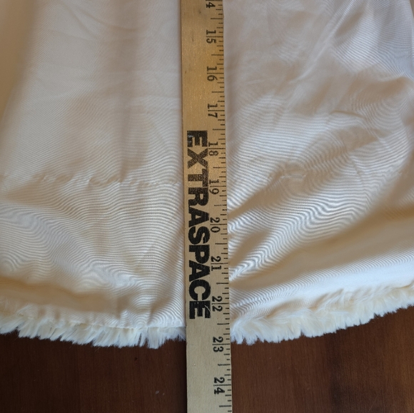 Jack by BB Dakota Cream Faux Fur Vest Women's Small - Picture 4 of 6